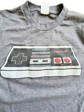 Vintage 90s Nintendo NES Controller T-Shirt Changes Made In USA Graphic Tee L